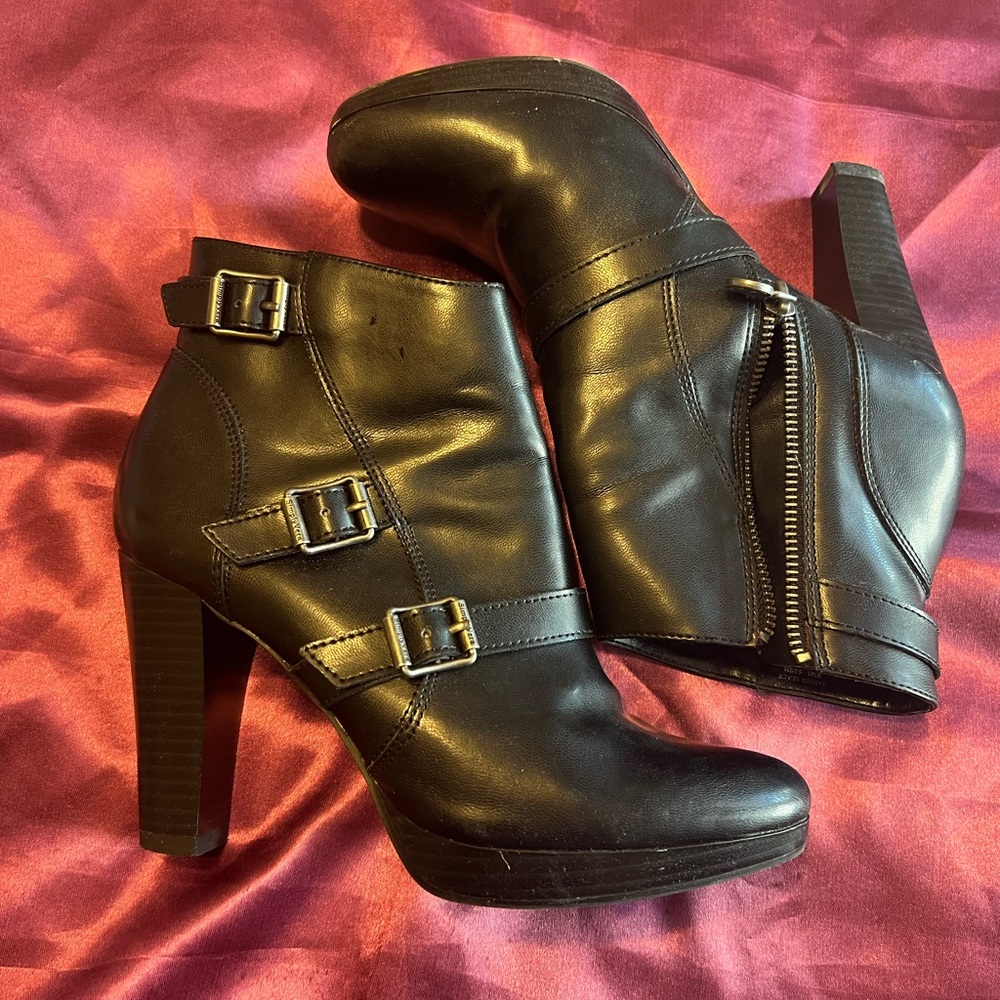 Simply Vera by Vera Wang Boots